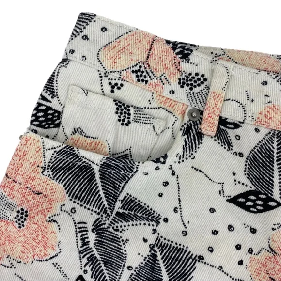 BDG Floral Patterned Mom Style Denim Shorts - Picture 2 of 6